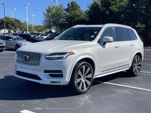 Crystal White Metallic 2023 Volvo XC90 B6 Ultimate 7-Seater