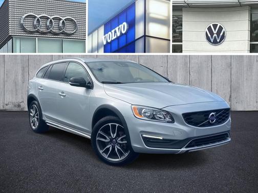 2017 Volvo V60 Cross Country T5