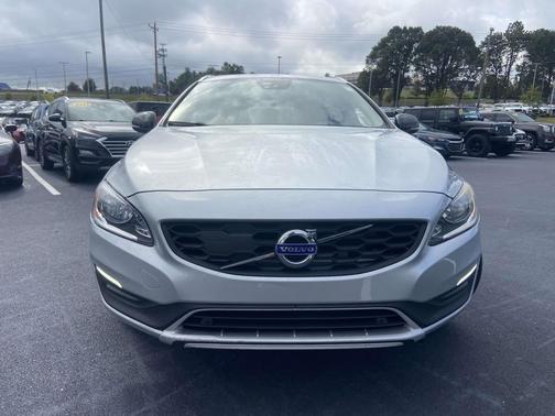2017 Volvo V60 Cross Country T5