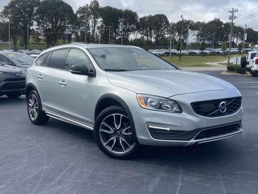 2017 Volvo V60 Cross Country T5