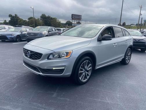 2017 Volvo V60 Cross Country T5