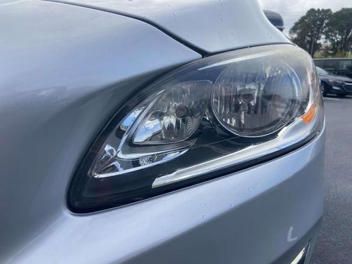 2017 Volvo V60 Cross Country T5