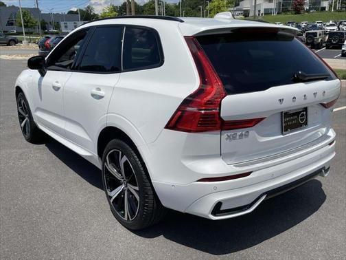 2025 Volvo XC60 Plug-In Hybrid T8 Ultra
