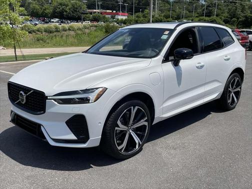 2025 Volvo XC60 Plug-In Hybrid T8 Ultra