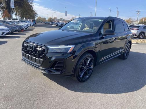 2025 Audi Q7 55 Premium Plus