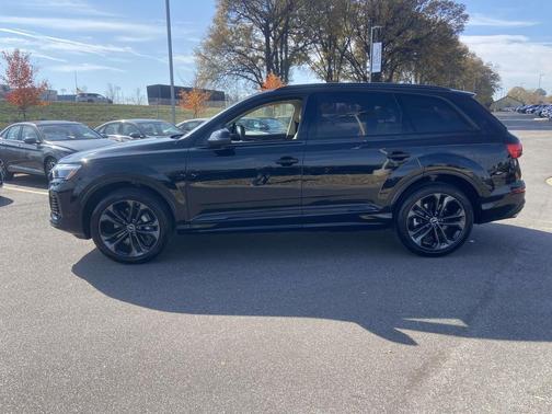 2025 Audi Q7 55 Premium Plus