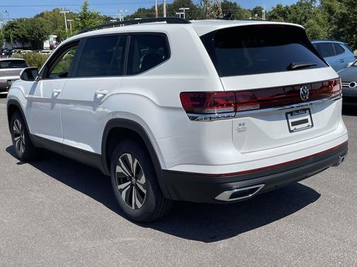2026 Volkswagen Atlas 2.0T SE