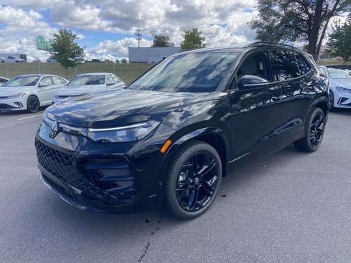 2025 Volkswagen Tiguan 2.0T SE R-Line Black