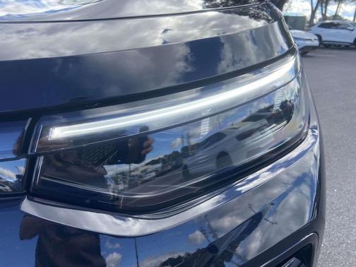 2025 Volkswagen Tiguan 2.0T SE R-Line Black