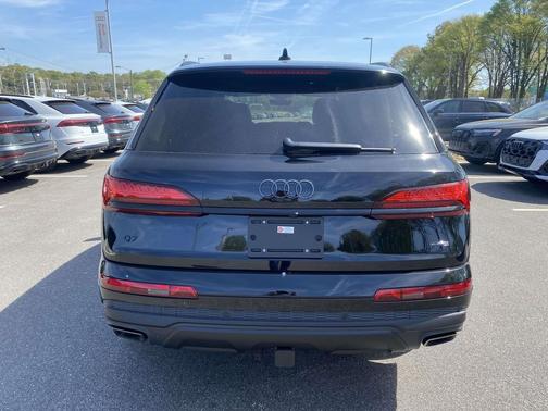Mythos Black Metallic 2026 Audi Q7 55 Premium Plus