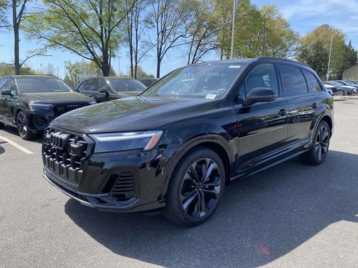 Mythos Black Metallic 2026 Audi Q7 55 Premium Plus