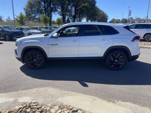 2026 Volkswagen Atlas Cross Sport 2.0T SE w/Technology 4MOTION