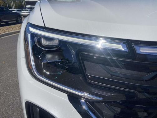 2026 Volkswagen Atlas Cross Sport 2.0T SE w/Technology 4MOTION