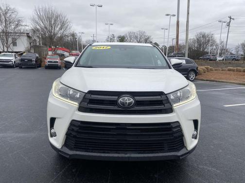2017 Toyota Highlander SE