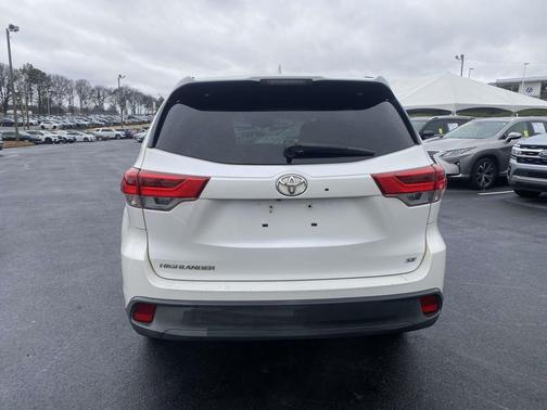 2017 Toyota Highlander SE