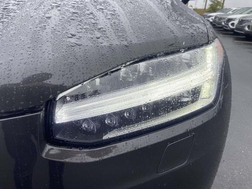 2024 Volvo XC90 B6 Plus Bright Theme 7-Seater