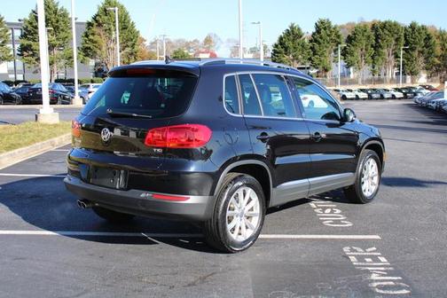 Deep Black Pearl 2017 Volkswagen Tiguan 2.0T Wolfsburg Edition