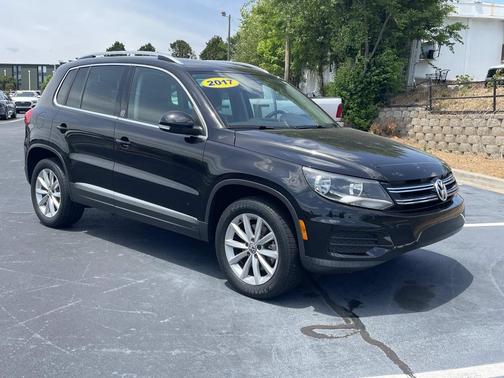 Deep Black Pearl 2017 Volkswagen Tiguan 2.0T Wolfsburg Edition