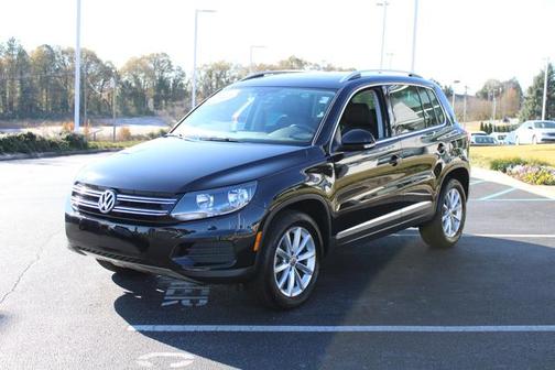 Deep Black Pearl 2017 Volkswagen Tiguan 2.0T Wolfsburg Edition