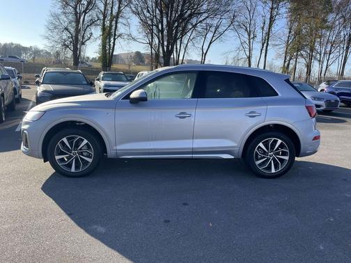 2024 Audi Q5 45 S line Premium