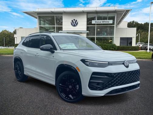 2025 Volkswagen Tiguan 2.0T SE R-Line Black