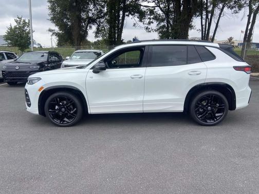 2025 Volkswagen Tiguan 2.0T SE R-Line Black