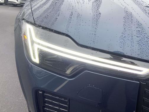 2026 Volvo XC90 B6 Ultra Dark Theme 7-Seater