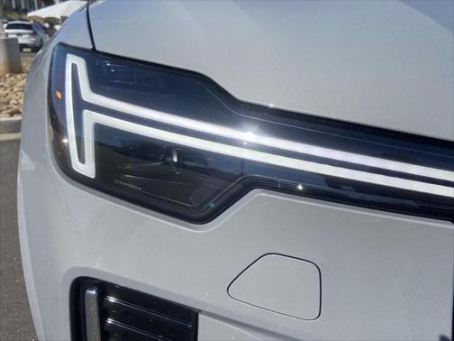 2025 Volvo XC90 Plug-In Hybrid T8 Plus 6-Seater