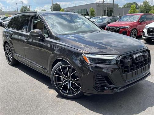 2025 Audi Q7 55 Premium Plus