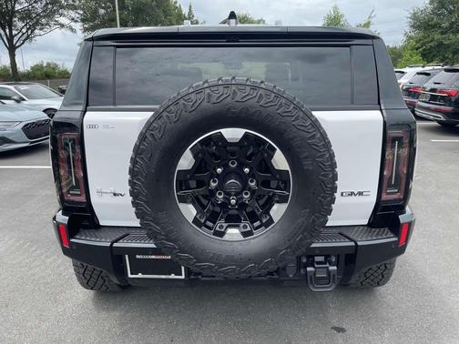 Interstellar White 2025 GMC HUMMER EV SUV 3X