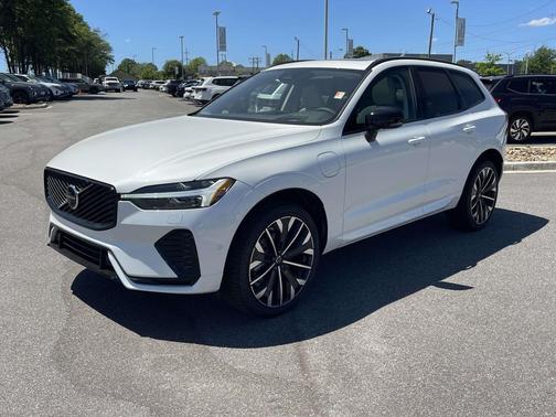Crystal White Metallic 2026 Volvo XC60 Plug-In Hybrid Ultra, T8 AWD Electric/Gasoline, Dark