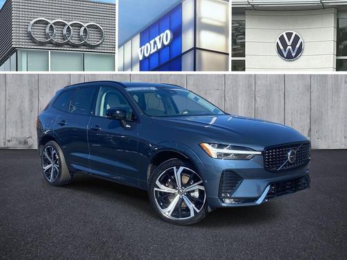 2023 Volvo XC60 B6 Ultimate Dark Theme