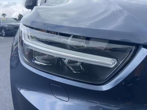 2022 Volvo XC40 T5 R-Design