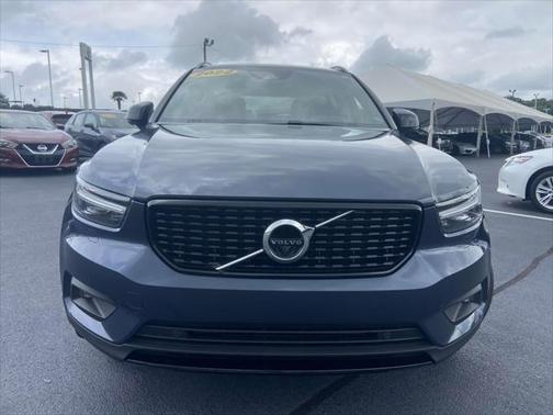 2022 Volvo XC40 T5 R-Design