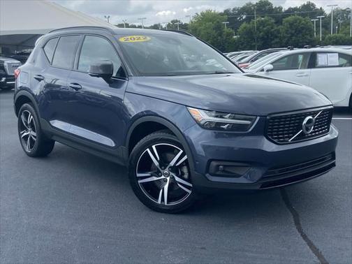 2022 Volvo XC40 T5 R-Design