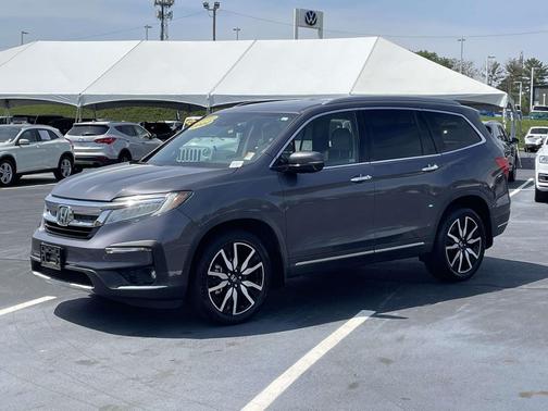 Gray 2022 Honda Pilot Touring 8-Passenger