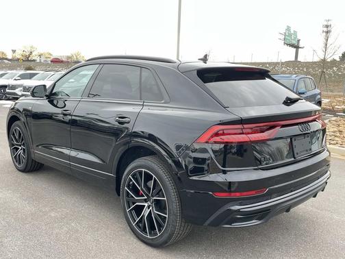 2023 Audi Q8 55 Premium Plus