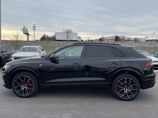 2023 Audi Q8 55 Premium Plus