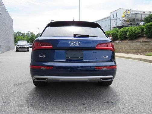 Navarra Blue Metallic 2018 Audi Q5 2.0T Tech Premium