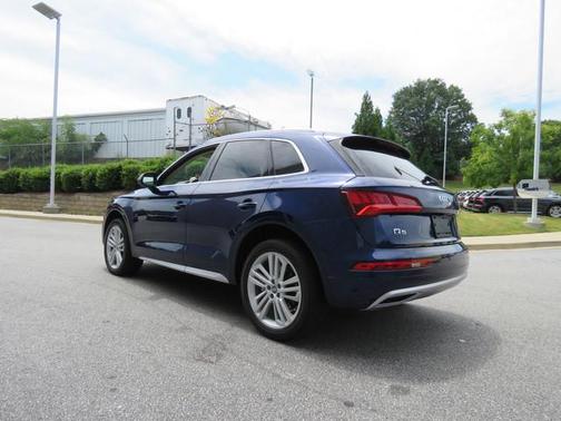 Navarra Blue Metallic 2018 Audi Q5 2.0T Tech Premium
