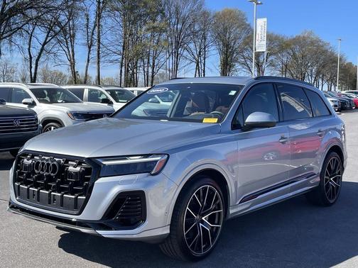 2025 Audi Q7 55 Premium Plus