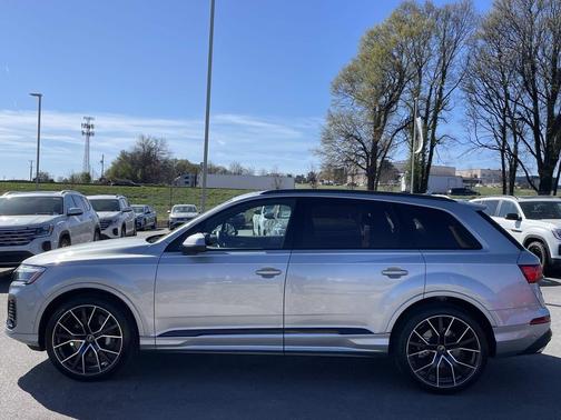 2025 Audi Q7 55 Premium Plus