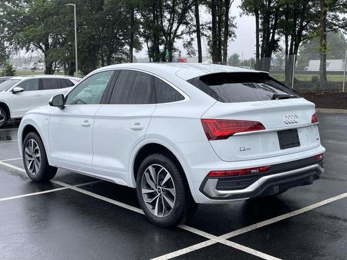 Glacier White Metallic 2023 Audi Q5 45 S line Premium Plus