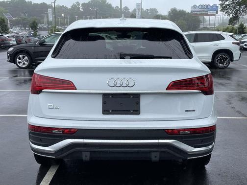 Glacier White Metallic 2023 Audi Q5 45 S line Premium Plus