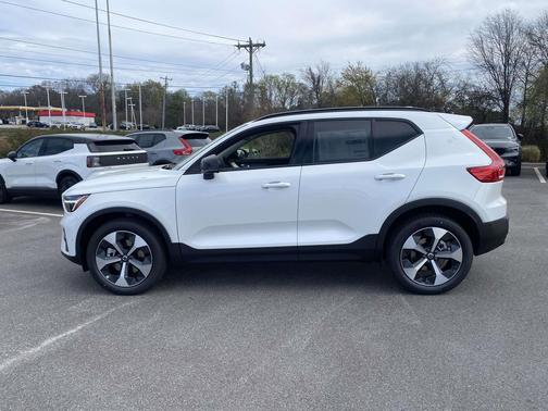 Crystal White 2026 Volvo XC40 Plus, B5 AWD Gas (mild hybrid), Dark