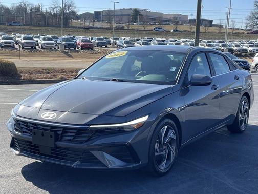 2025 Hyundai ELANTRA Limited