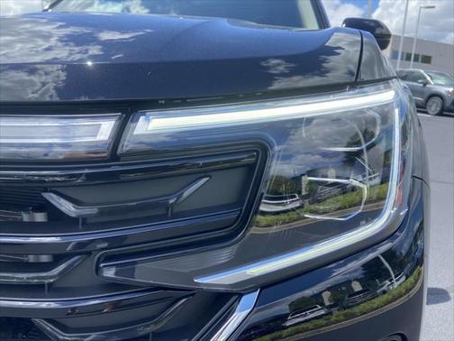 2025 Volkswagen Atlas 2.0T SEL Premium R-Line 4MOTION