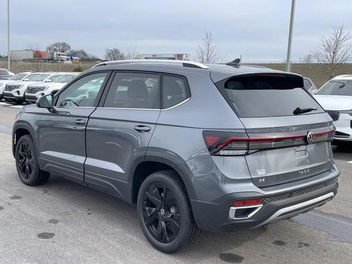 2026 Volkswagen Taos SE