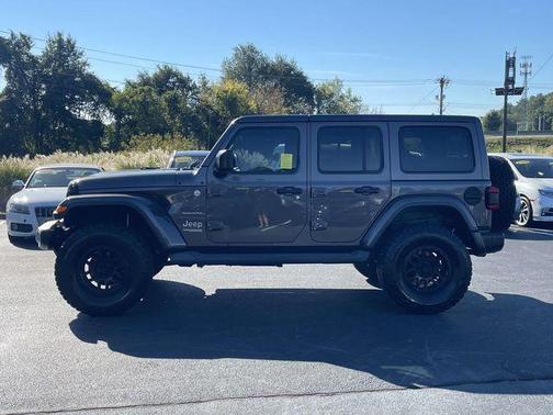 Granite Crystal Metallic Clearcoat 2018 Jeep Wrangler Unlimited Sahara