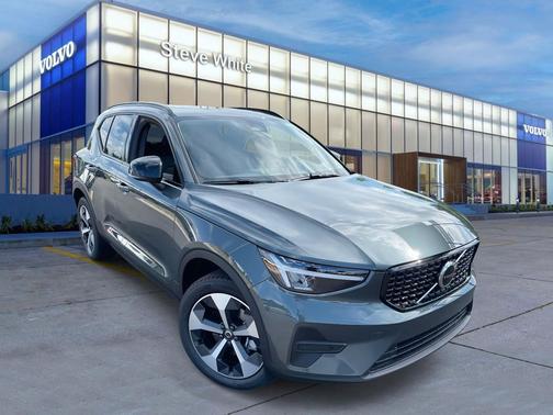 2026 Volvo XC40 B4 Core